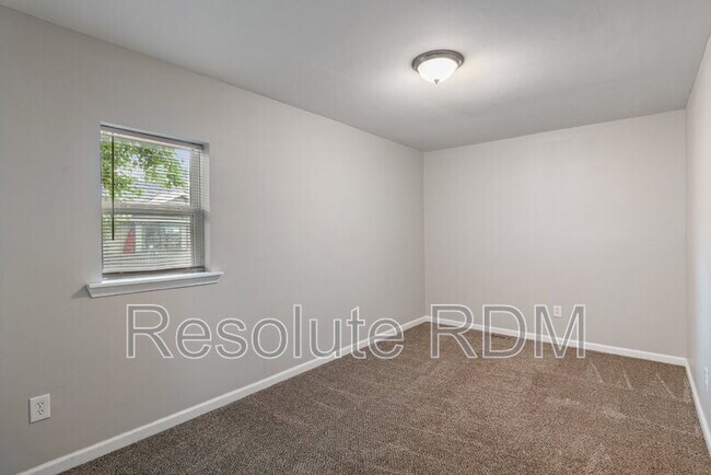 Building Photo - 801 N Dearborn St