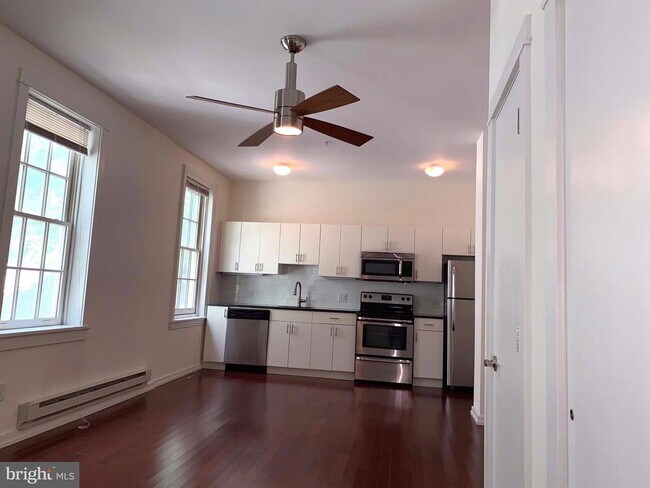 Primary Photo - 1300 Spruce St