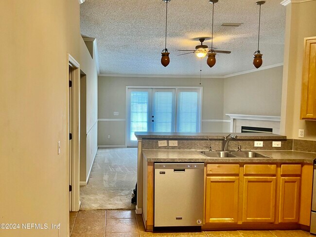 Building Photo - 14019 Crestwick Dr W