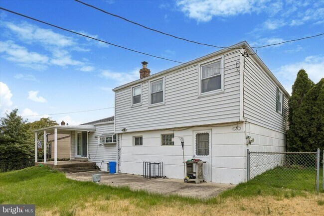 Building Photo - 805 Selma St