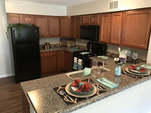 Elegant Kitchen | Apartments In Indianapolis | Fountain Lake Villas - Fountain Lake Villas