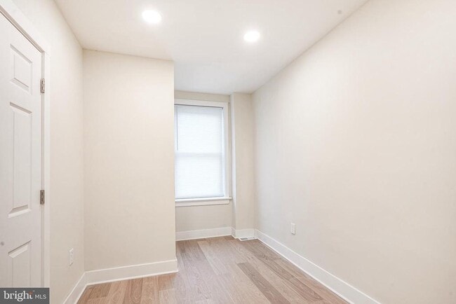 Building Photo - 3040 N Water St