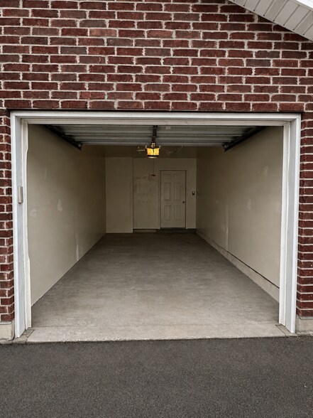 Building Photo - 961 N 100 W