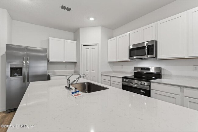 Building Photo - 6934 Golden Monarch Ave