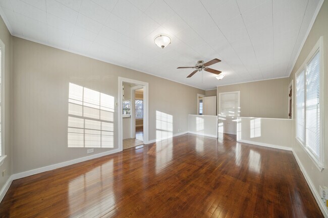 Building Photo - 103 Cosgrove St