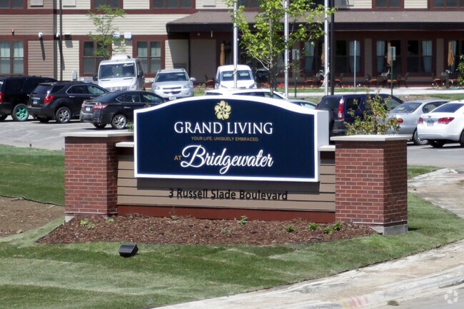 signage - Grand Living at Bridgewater