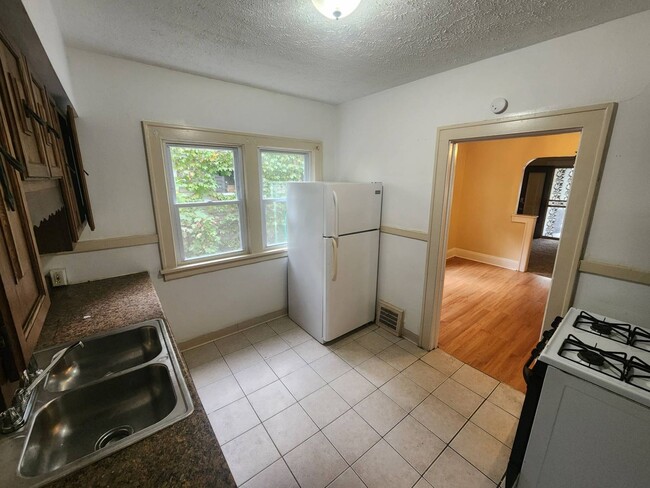 Building Photo - 481 E 147th St