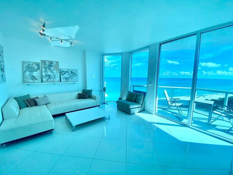 Building Photo - 6515 Collins Ave