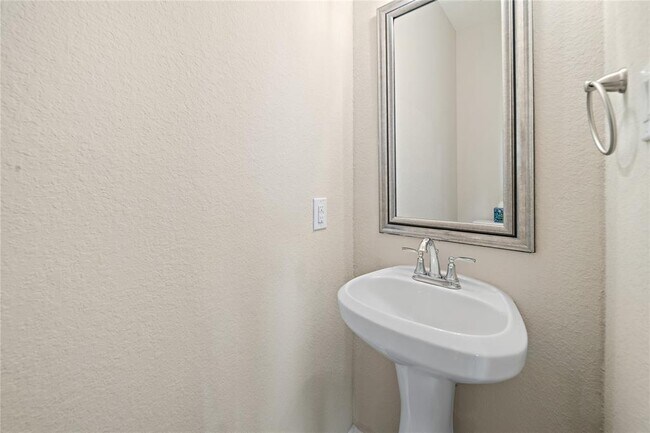 Building Photo - 5554 Sallow Bay Ln