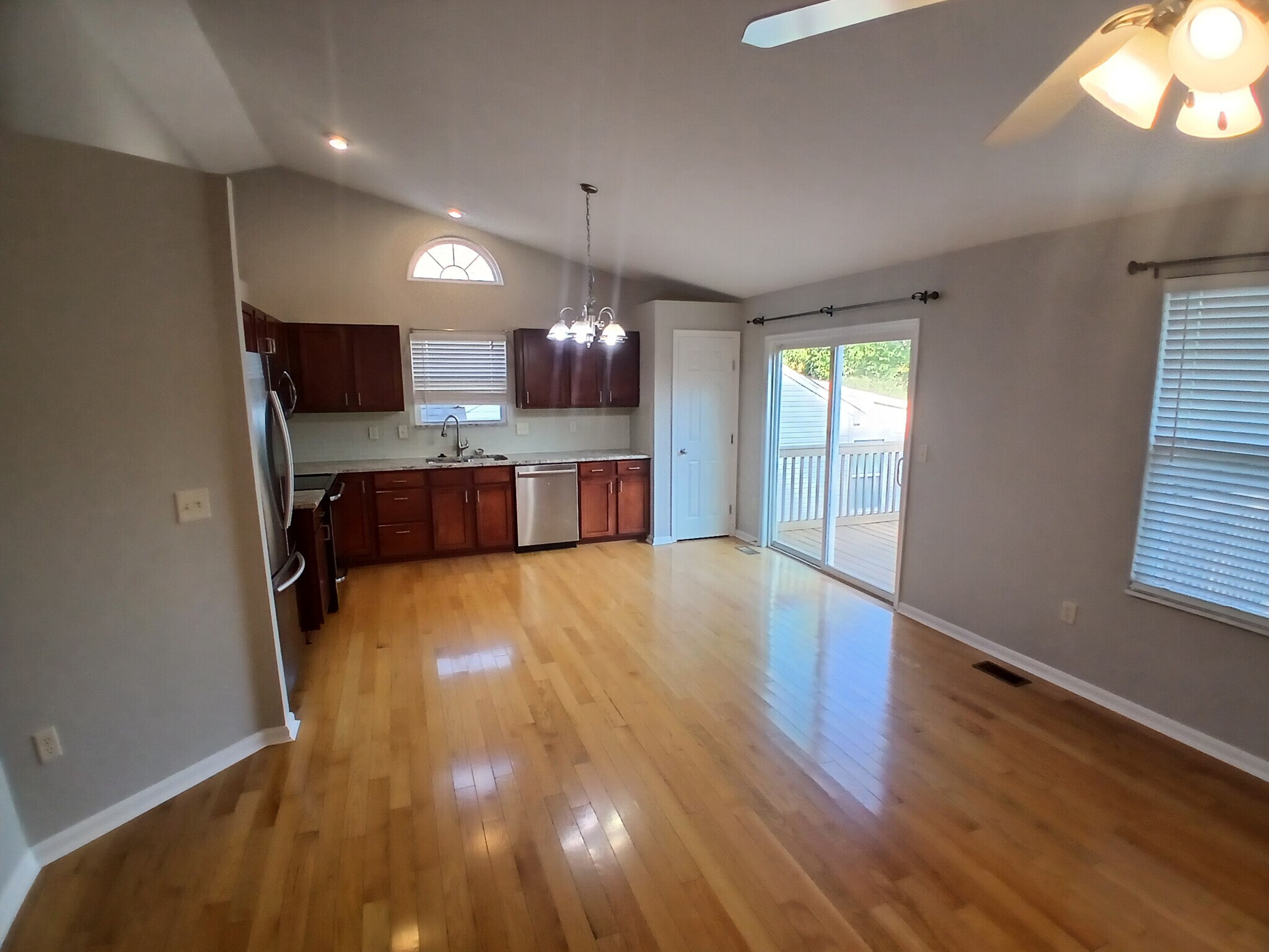 Building Photo - 1445 Urlage Dr