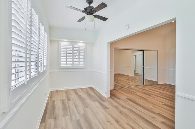 Building Photo - Tarzana 4BR w/downstairs bed + bath, POOL + basketball hoop!