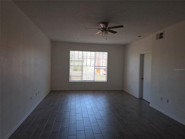 Building Photo - 5554 Metrowest Blvd
