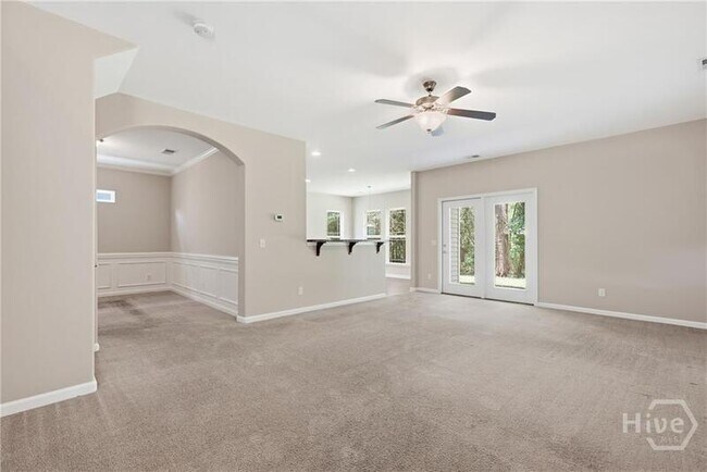 Building Photo - 380 Summer Hill Way