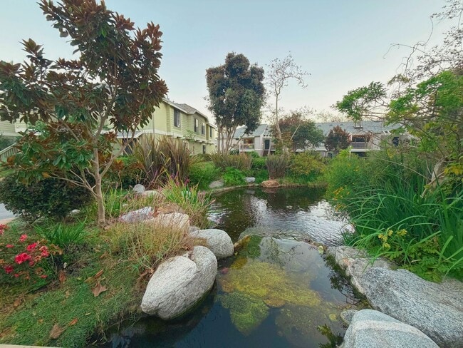 Building Photo - Beautiful Upgraded 2 Bed / 2 Bath 1 Story Condo Located in The Lakes in Carmel Valley