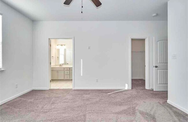 Building Photo - 1420 Waltham Ln