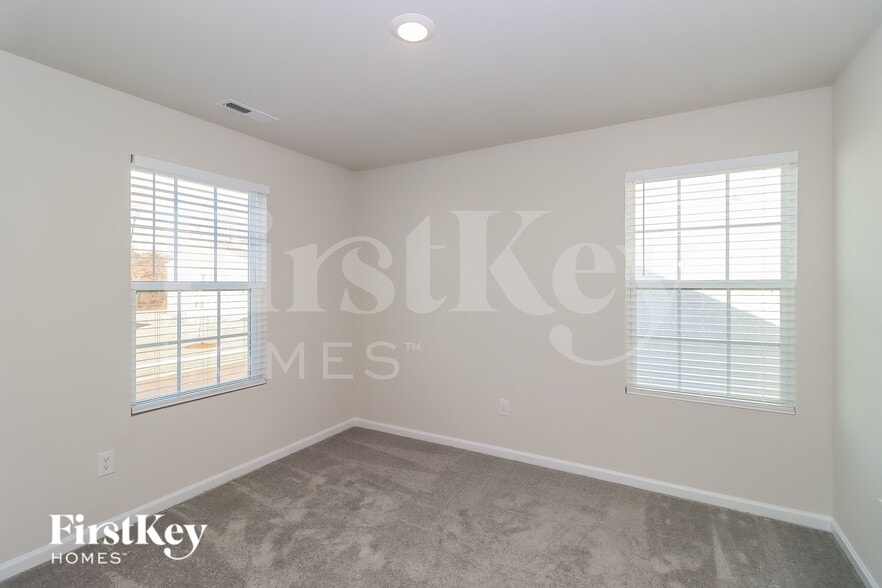 Building Photo - 206 Brentwood Dr