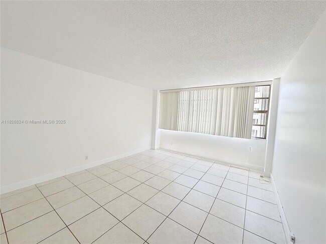 Building Photo - 150 Ocean Ln Dr
