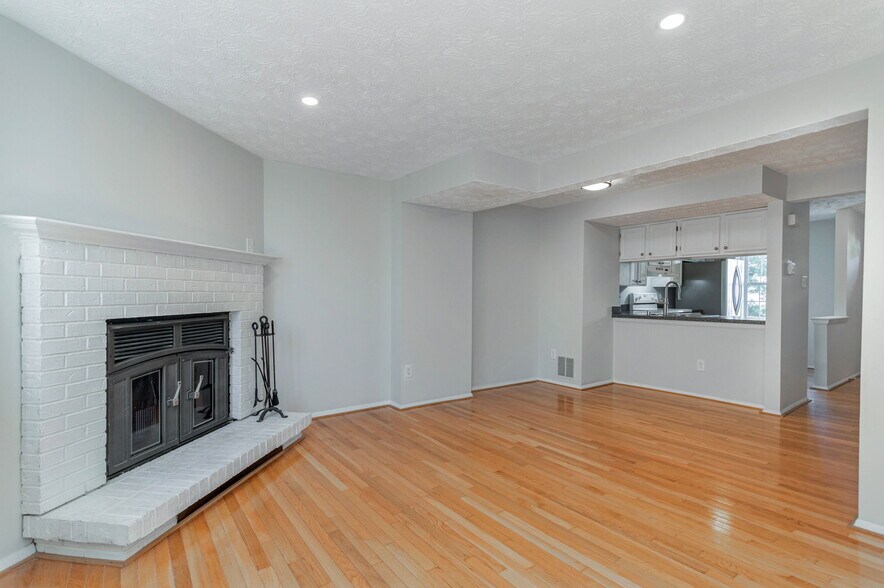 Building Photo - 1638 10th St S