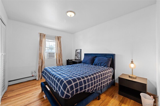 Building Photo - 46 Crown St