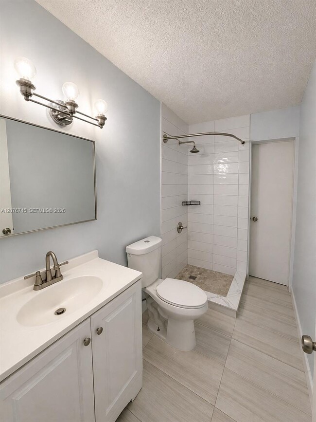 Building Photo - 3011 SW 117th Ave