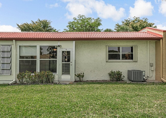 Building Photo - 104 Lake Helen Dr