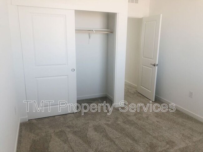 Building Photo - 8194 Champart Cir