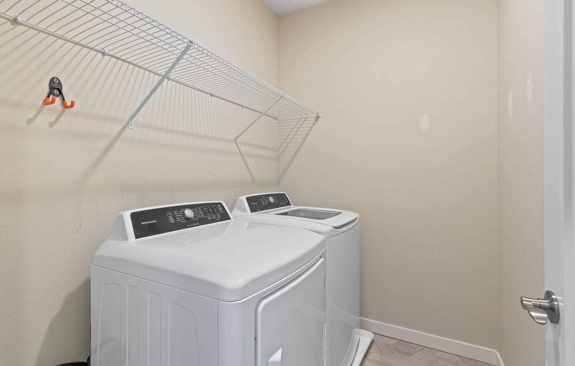 Building Photo - 16323 NW Chadwick Way