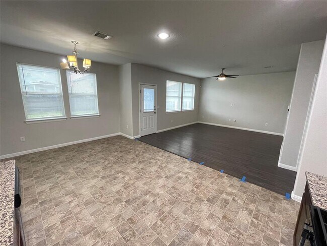 Building Photo - 221 Sambar Dr