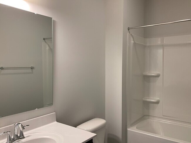 Building Photo - 5712 Oakgate Dr