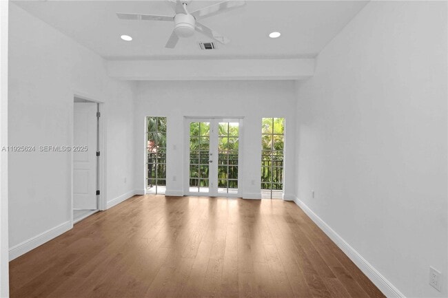 Building Photo - 832 Wallace St