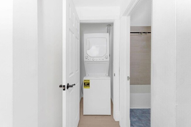 Building Photo - 80 Ferry St