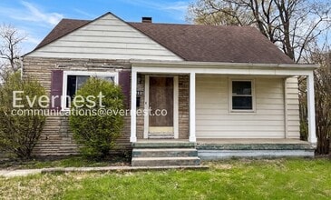 Building Photo - 3 Bed/1 Bath Home with Fenced Yard / Pet-Friendly / Vouchers Accepted / Coming Soon!