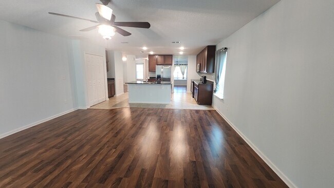 Building Photo - 318 Mystic Castle Dr