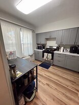 Building Photo - 1844 Woodland Ave