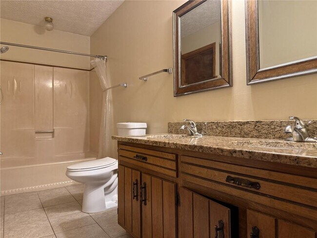Building Photo - 361 Buck Ct