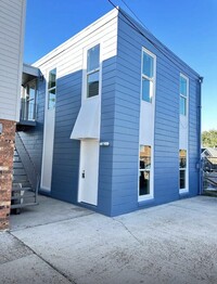 Building Photo - 628 Papworth Ave