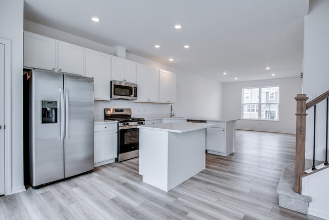 Building Photo - 14934 S McCarthy Cir