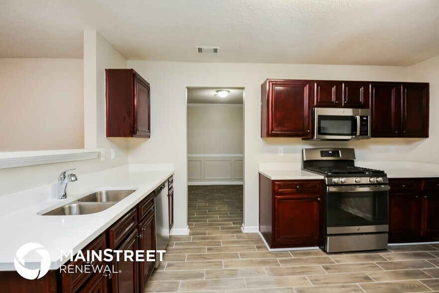 Building Photo - 5875 Sunflower Ct