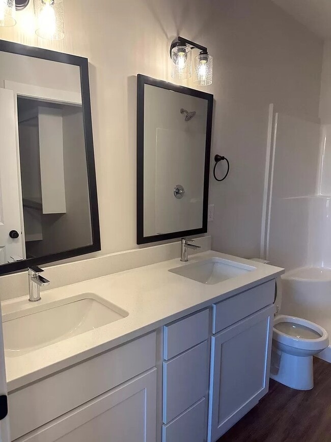 Building Photo - 15666 E 21st St N