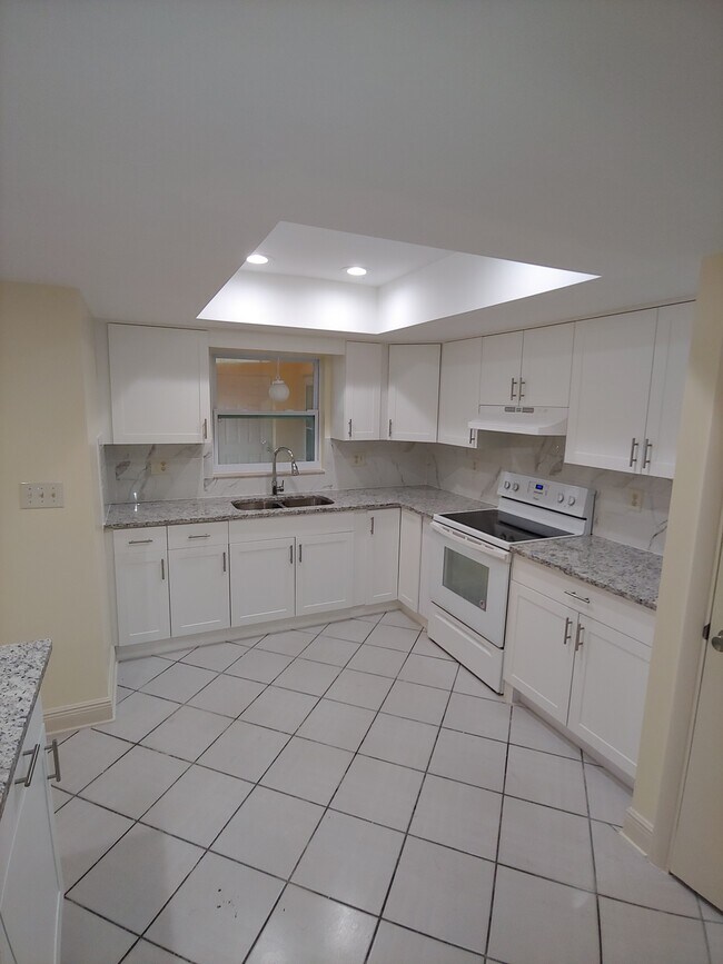 Building Photo - 4027 Audubon Dr