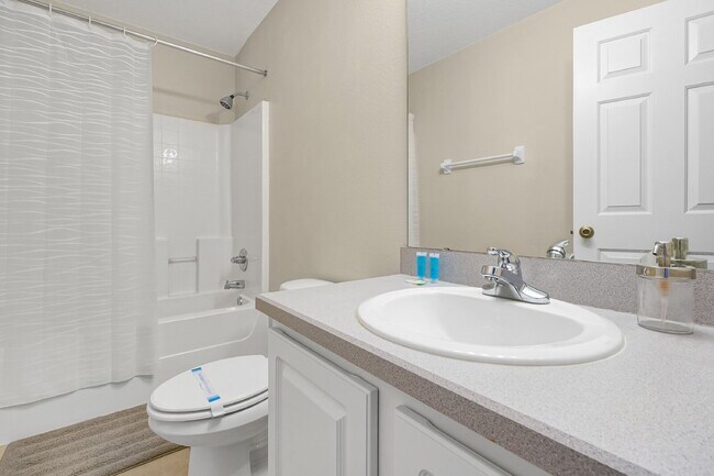 Building Photo - "Furnished 4-Bedroom Pool Home – Comfort and Style in Davenport"