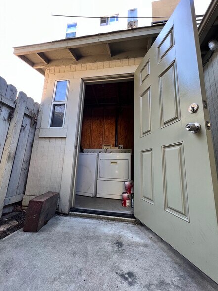 Building Photo - 1750 National Ave