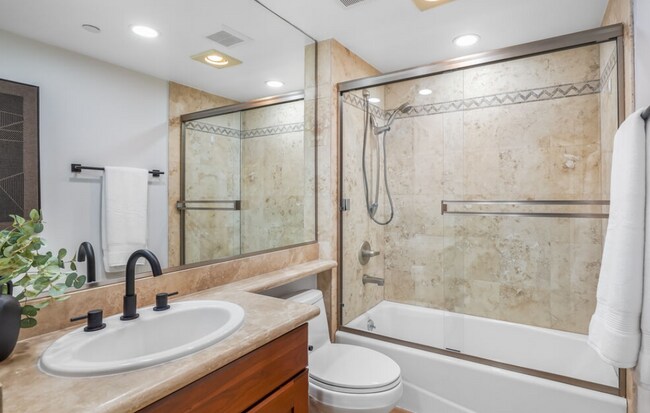 Building Photo - 1878 Greenfield Ave