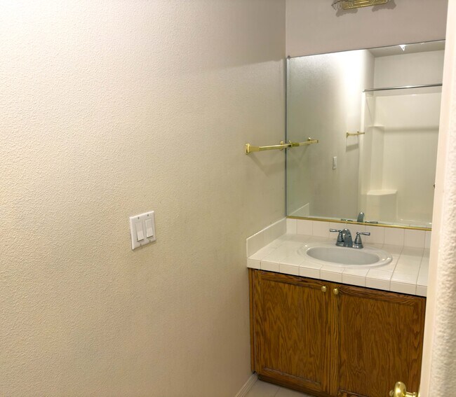 Building Photo - 4630 NW White Mountain Terrace