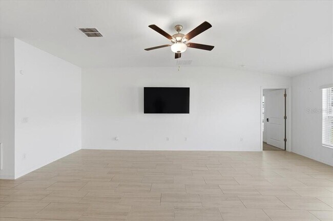 Building Photo - 35029 Brackett Bnd