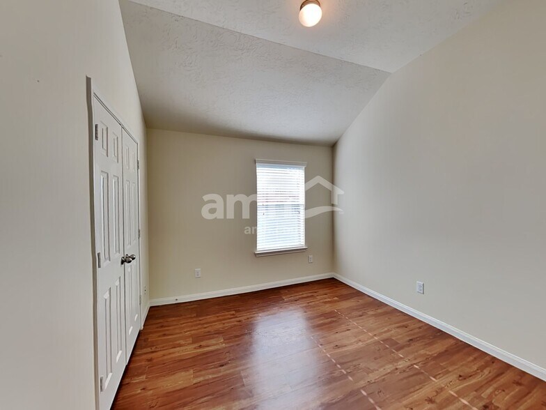 Building Photo - 2210 Steep Pine Trl