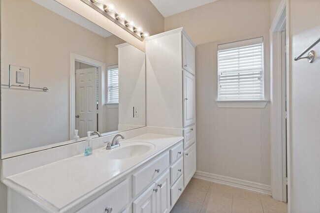 Building Photo - 1107 Ridgecrossing Ln