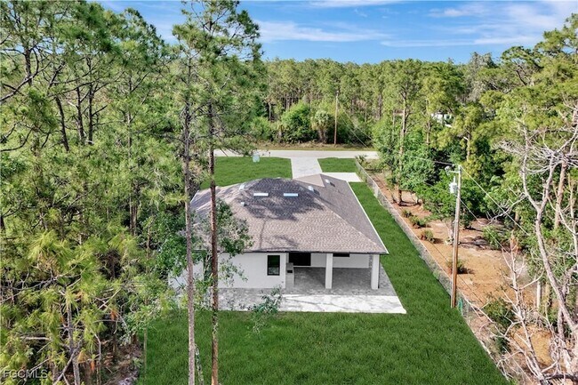 Building Photo - 3366 72nd Ave NE