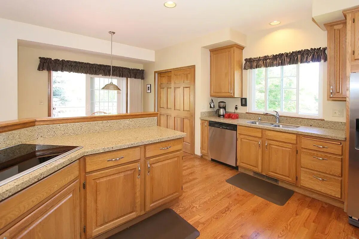 Building Photo - 4990 Nightshade Cir