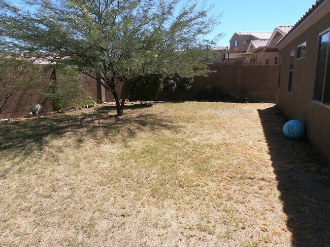 Building Photo - 4 Bedroom Vail Single story with 2 car garage